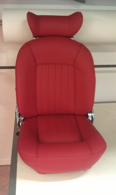 Masserati herbekleden autostoelen q.jpg